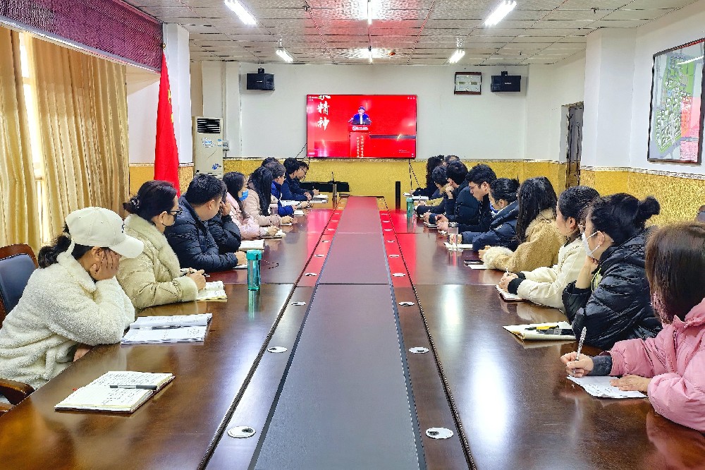 我校組織師生收看教育家精神2025年巡回宣講活動(dòng)